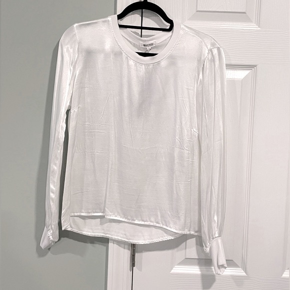 LA Made Tinsley Silky Blouse - Picture 2 of 8